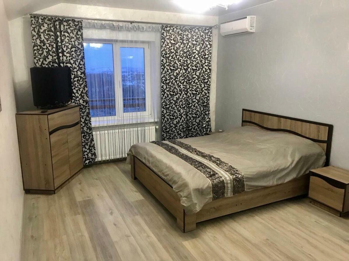 Апартаменти Економ Ivano-Frankivsk Ngoại thất bức ảnh